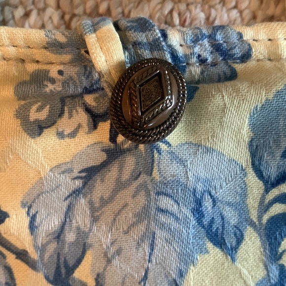 Tote by: Avril’s Designs, New Jersey - Picture 2 of 3